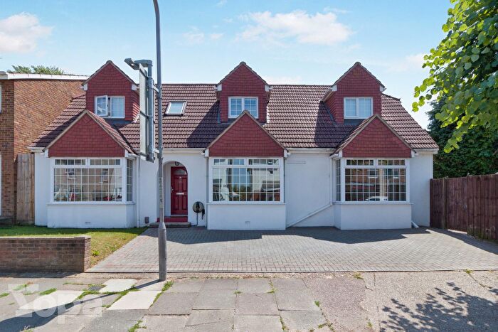 4 Bedroom Detached House For Sale In Kings Drive, Gravesend, DA12