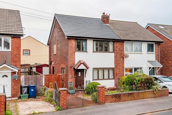 3 Bedroom Semi-Detached House For Sale In Lever House Lane, Leyland, PR25