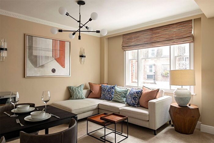 2 Bedroom Flat To Rent In Hill Street, Mayfair, W1J