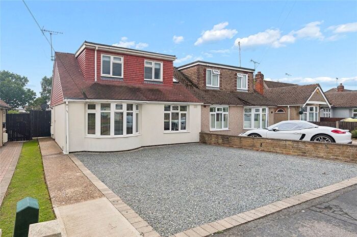 3 Bedroom Semi-Detached House For Sale In Laburnum Avenue, Wickford, Essex, SS12