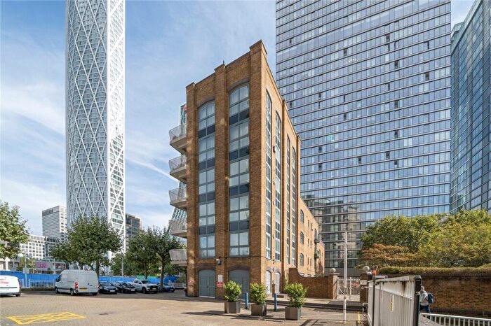 2 Bedroom Flat To Rent In Quayside House, Westferry Road, London, E14