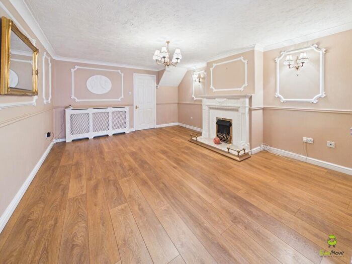 3 Bedroom Terraced House For Sale In Fox Hollow Drive, Bexleyheath, Kent, DA7