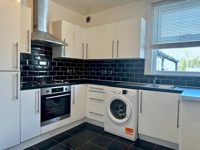 2 Bedroom Maisonette To Rent In Heathfield Road, Keston, BR2
