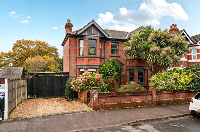 4 Bedroom Detached House For Sale In Bellemoor Road, Upper Shirley, Southampton, Hampshire, SO15