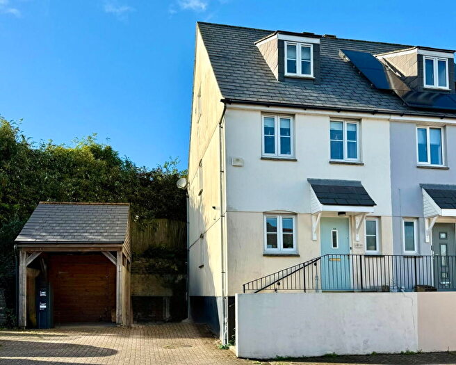 3 Bedroom Semi-Detached House For Sale In Lovering Road, Carclaze, PL25