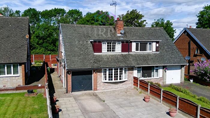 3 Bedroom Semi-detached House For Sale In Pinfold Close, Knottingley, West Yorkshire, WF11