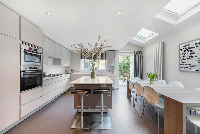 5 Bedroom Property To Rent In Swanage Road, Wandsworth, London, SW18