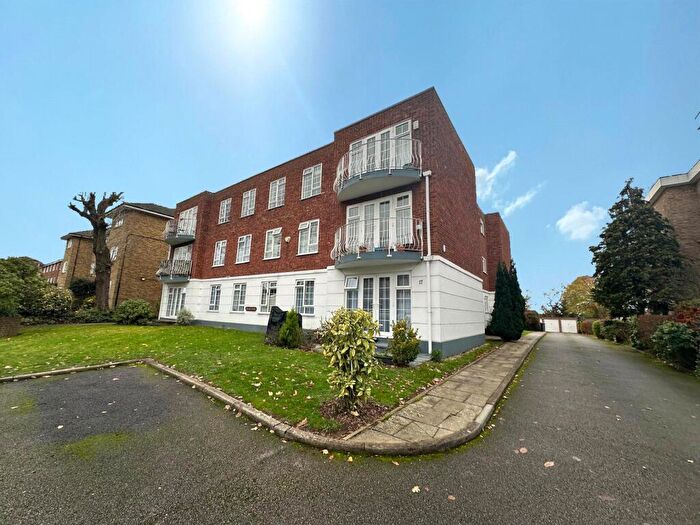 2 Bedroom Flat For Sale In Oaklands Road, Bromley, BR1