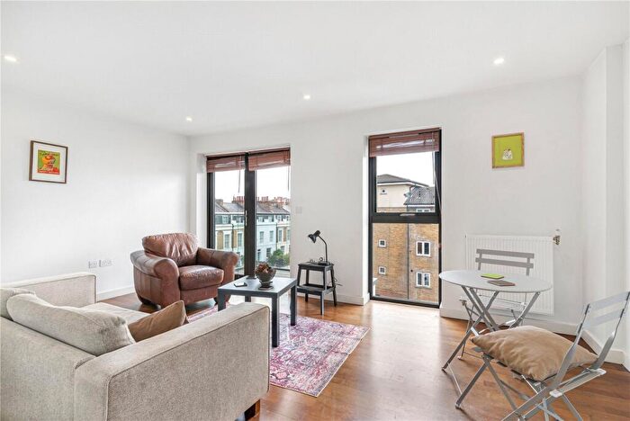 1 Bedroom Apartment For Sale In Richmond Road, London, E8