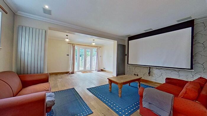 3 Bedroom Detached House To Rent In Manor Road, Guildford, Surrey, GU2