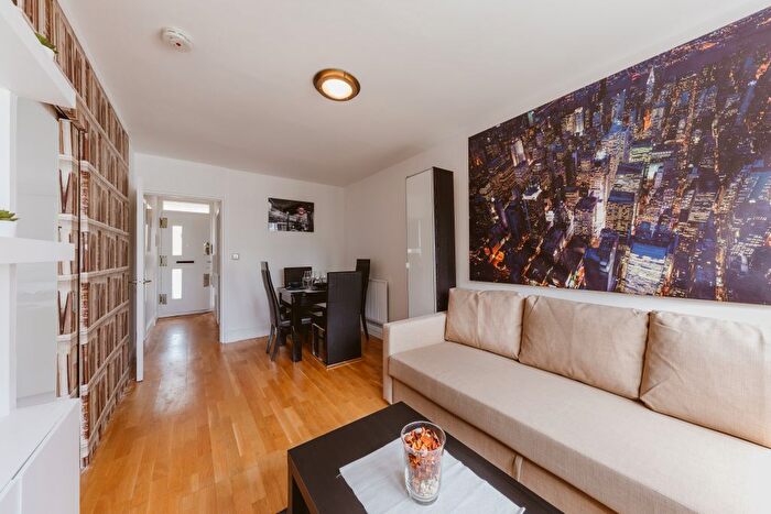 1 Bedroom Flat For Sale In Graham Street, London, N1