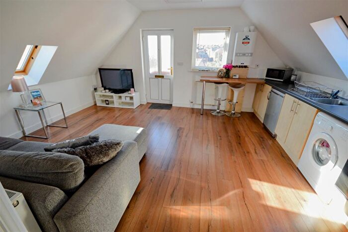 1 Bedroom Flat For Sale In Brook Green, Hackenthorpe, Sheffield, S12