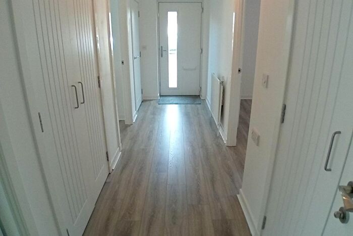 2 Bedroom Flat To Rent In Glasgow, G13