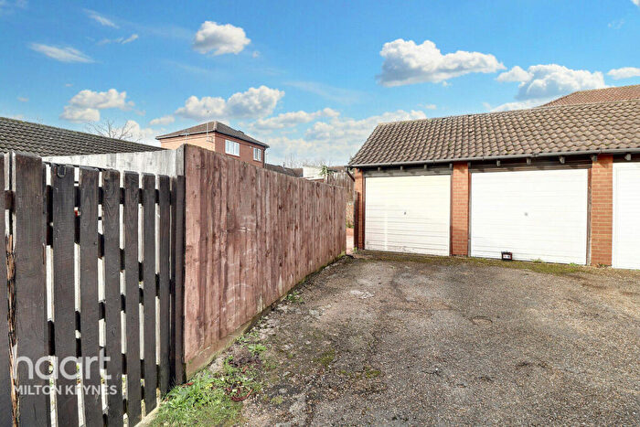 2 Bedroom Bungalow For Sale In Kensington Drive, Great Holm, MK8