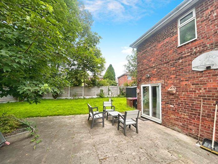 3 Bedroom End Of Terrace House For Sale In First Avenue, Swinton, Manchester, Greater Manchester, M27