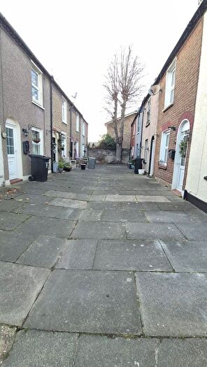 2 Bedroom End Terrace House To Rent In Wrotham Rd, Gravesend, DA11