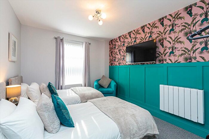 3 Bedroom Flat For Sale In Marine Road East, Bare, Morecambe, LA4