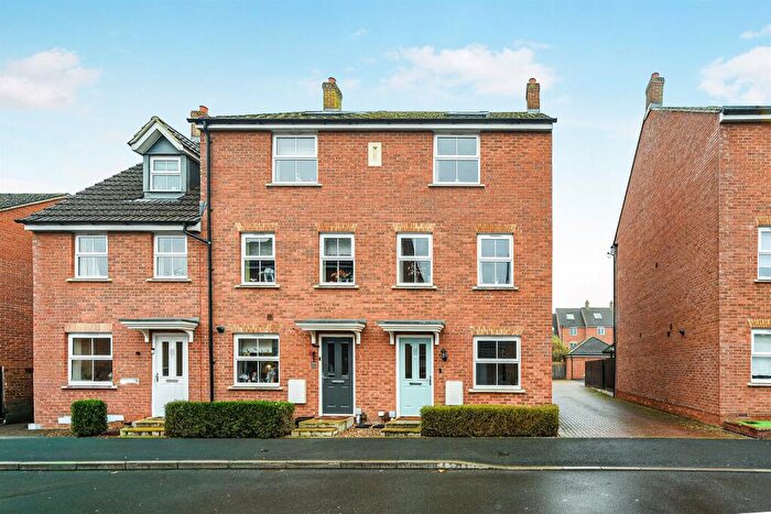 4 Bedroom End Of Terrace House For Sale In Lochem Road, Devizes, SN10