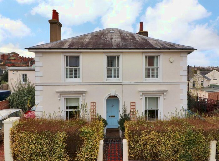 Houses for sale & to rent in TN1 2NE, Calverley Park, Park Tunbridge Wells