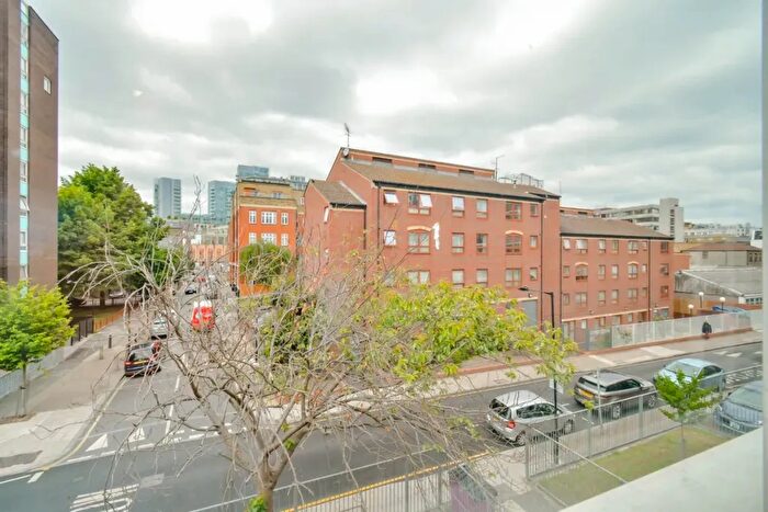 2 Bedroom Flat To Rent In Cranbrook Road, Ilford, IG6
