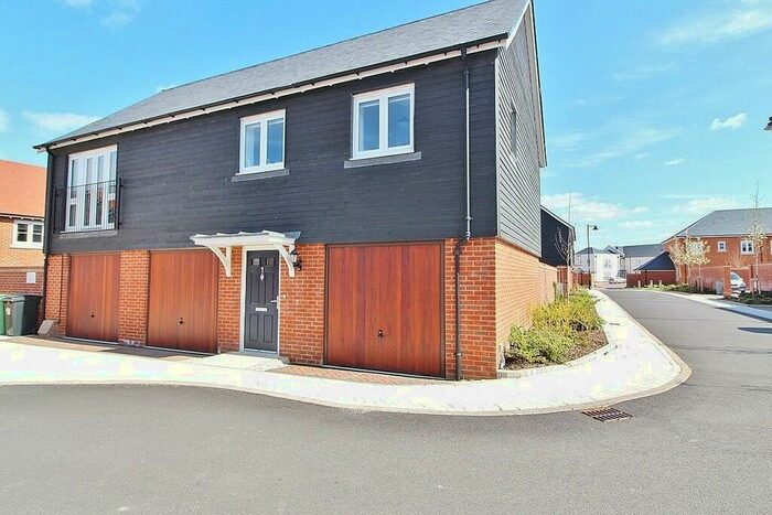 2 Bedroom Flat To Rent In Carey Lane, Berewood, PO7