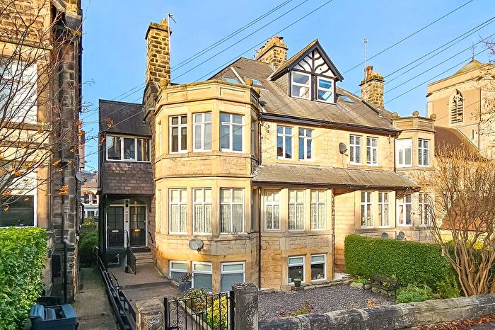 3 Bedroom Flat To Rent In West Cliffe Grove, Harrogate, HG2