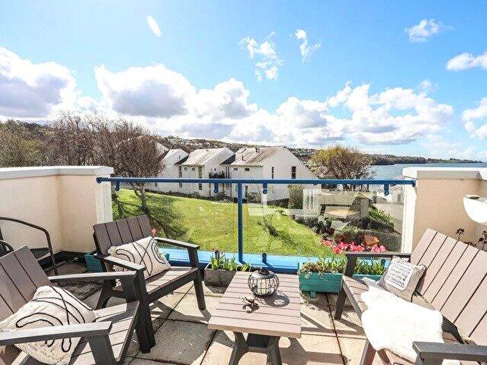 3 Bedroom Terraced House For Sale In Ffordd Heulyn, Y Felinheli, Gwynedd, LL56