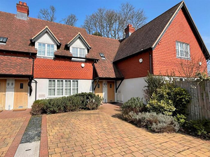 2 Bedroom Flat To Rent In Queens Court, Queens Close, Walton On The Hill, KT20