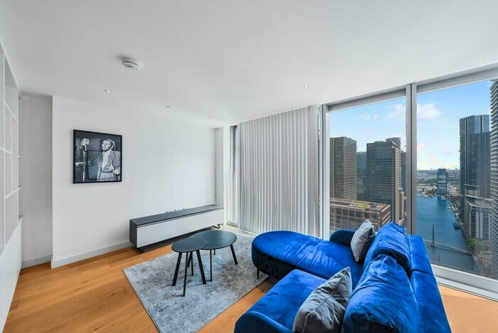 Studio To Rent In Landmark Pinnacle, E14