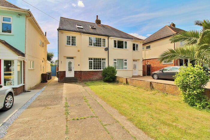 4 Bedroom Semi-Detached House To Rent In Almond Close, West Bedhampton, PO9