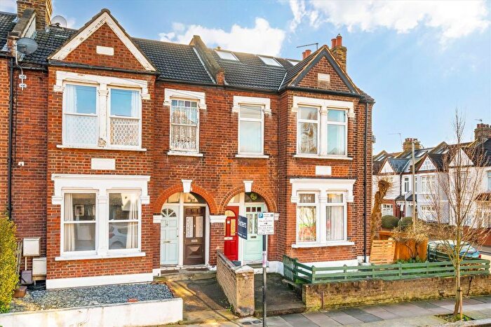 5 Bedroom Maisonette For Sale In Charlmont Road, Tooting, SW17