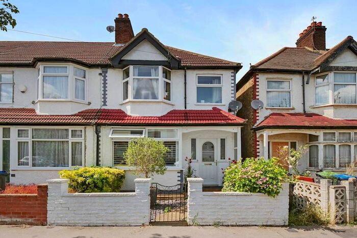 3 Bedroom End Of Terrace House To Rent In Chartham Road, London, SE25