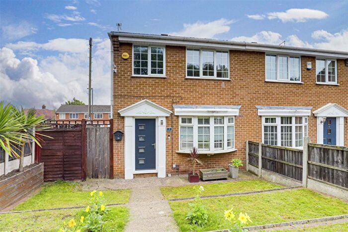 3 Bedroom Semi-detached House For Sale In Longmoor Road, Long Eaton, Derbyshire, NG10