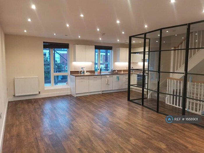 3 Bedroom Terraced House To Rent In Cavendish Road, Balham, SW12
