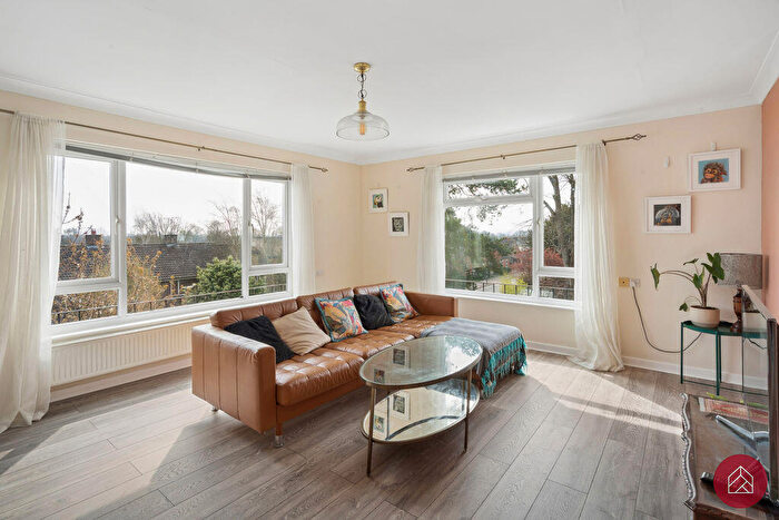 2 Bedroom Apartment For Sale In First Turn, Wolvercote, OX2