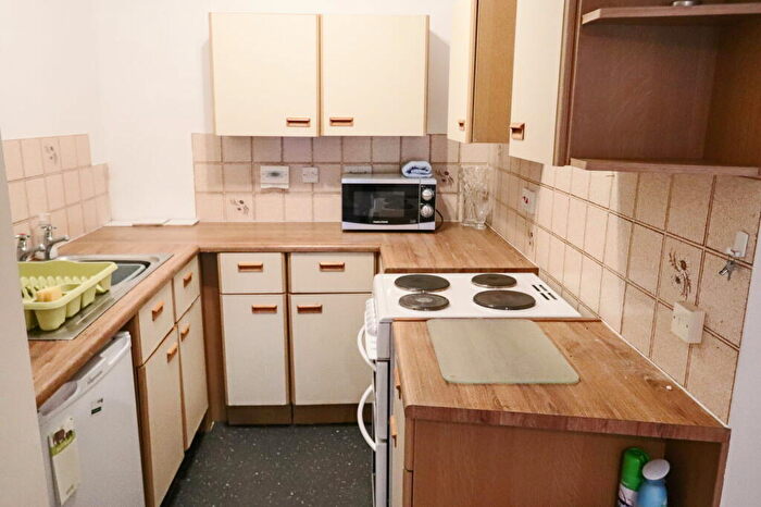 1 Bedroom Flat For Sale In Coulsdon Road, Coulsdon, CR5