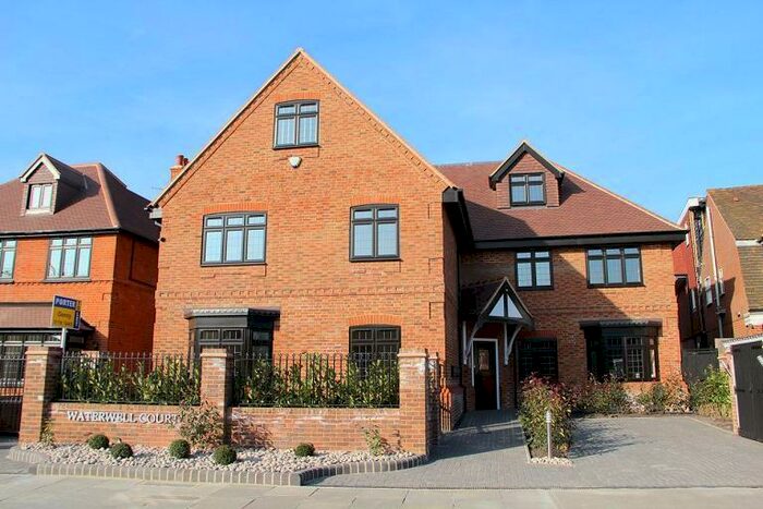 2 Bedroom Flat To Rent In Waterwell Court Manor Avenue Hornchurch Essex, RM11