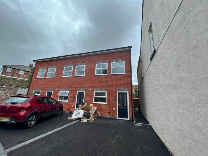 3 Bedroom Town House To Rent In Mona Street, Birkenhead, CH41