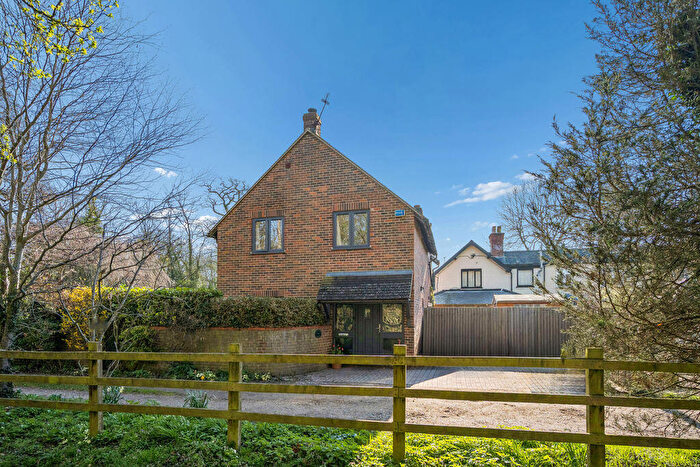 4 Bedroom Detached House For Sale In Menmarsh Road Worminghall, Buckinghamshire, HP18