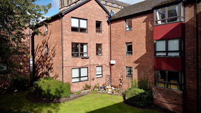 2 Bedroom Flat For Sale In Shepherds Loan, Dundee, DD2