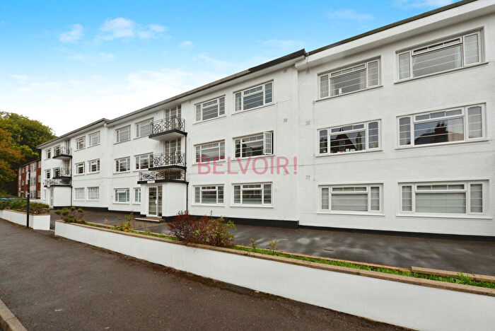 2 Bedroom Flat For Sale In Silverdale Road, Banister Park, Southampton, SO15