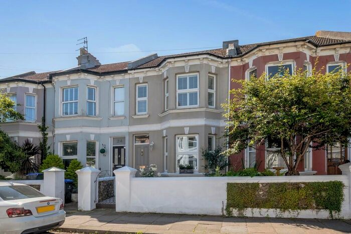 3 Bedroom Terraced House To Rent In Lennox Road, Worthing, BN11