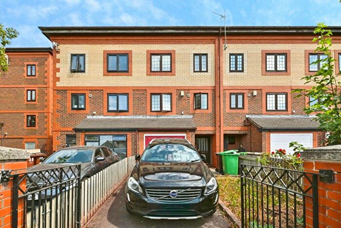 3 Bedroom House For Sale In Argyle Street, Nottingham, Nottinghamshire, NG7