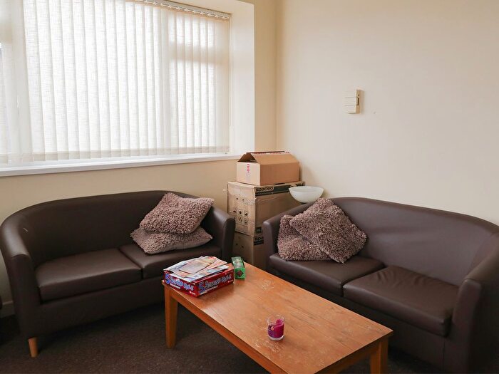 4 Bedroom Flat To Rent In Phillips Parade, Swansea, SA1