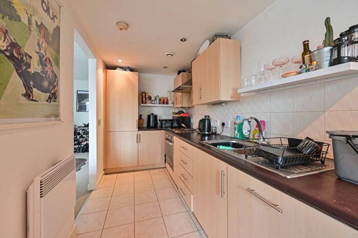 2 Bedroom Flat For Sale In North Side Wandsworth Common, St John's Hill, London, SW18