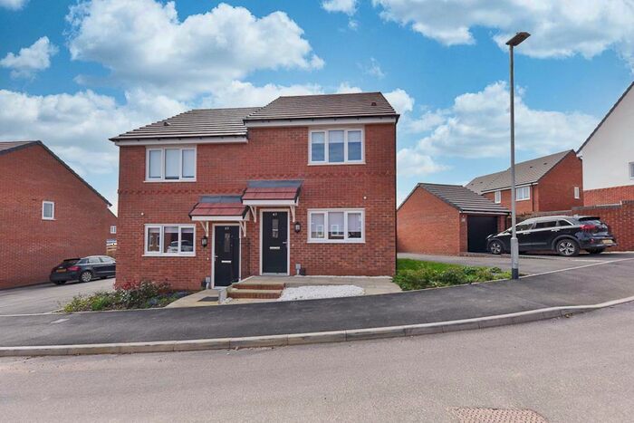 2 Bedroom Semi-Detached House To Rent In Horwood Drive, Gedling, NG4