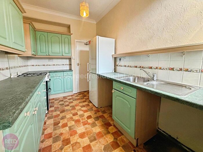 1 Bedroom Flat To Rent In Westcliff Park Drive, Westcliff On Sea, SS0