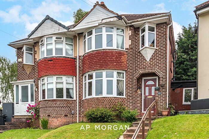 3 Bedroom Semi-Detached House For Sale In Haldon Grove, Birmingham, West Midlands, B31