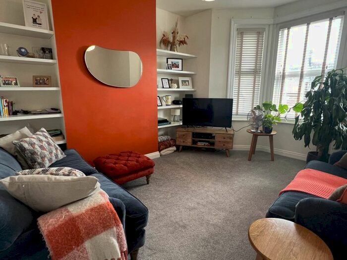 2 Bedroom Flat To Rent In Pinhoe Road, Exeter, EX4