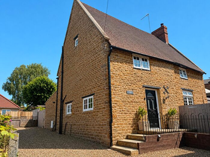 3 Bedroom Cottage For Sale In School Lane, Scaldwell, Northamptonshire, NN6